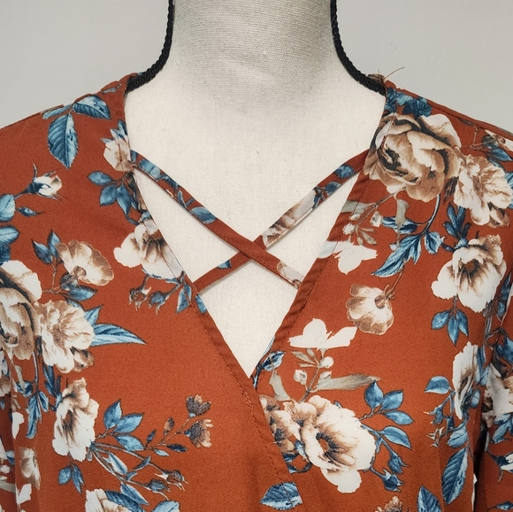 Rue 21 Rust Floral crisscross front top PTP 21" L 23" W 16-23" - Picture 2 of 4
